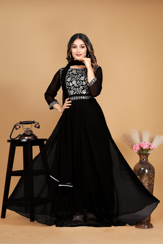 Bosaru embroidered Dress With Dupatta And Belt Black