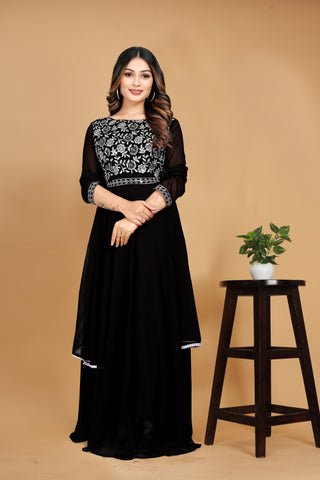 Bosaru embroidered Dress With Dupatta And Belt Black