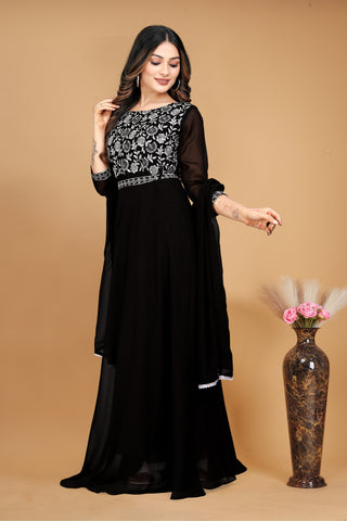 Bosaru embroidered Dress With Dupatta And Belt Black