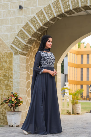 Bosaru Embroidered Gown With Dupatta And Belt Grey